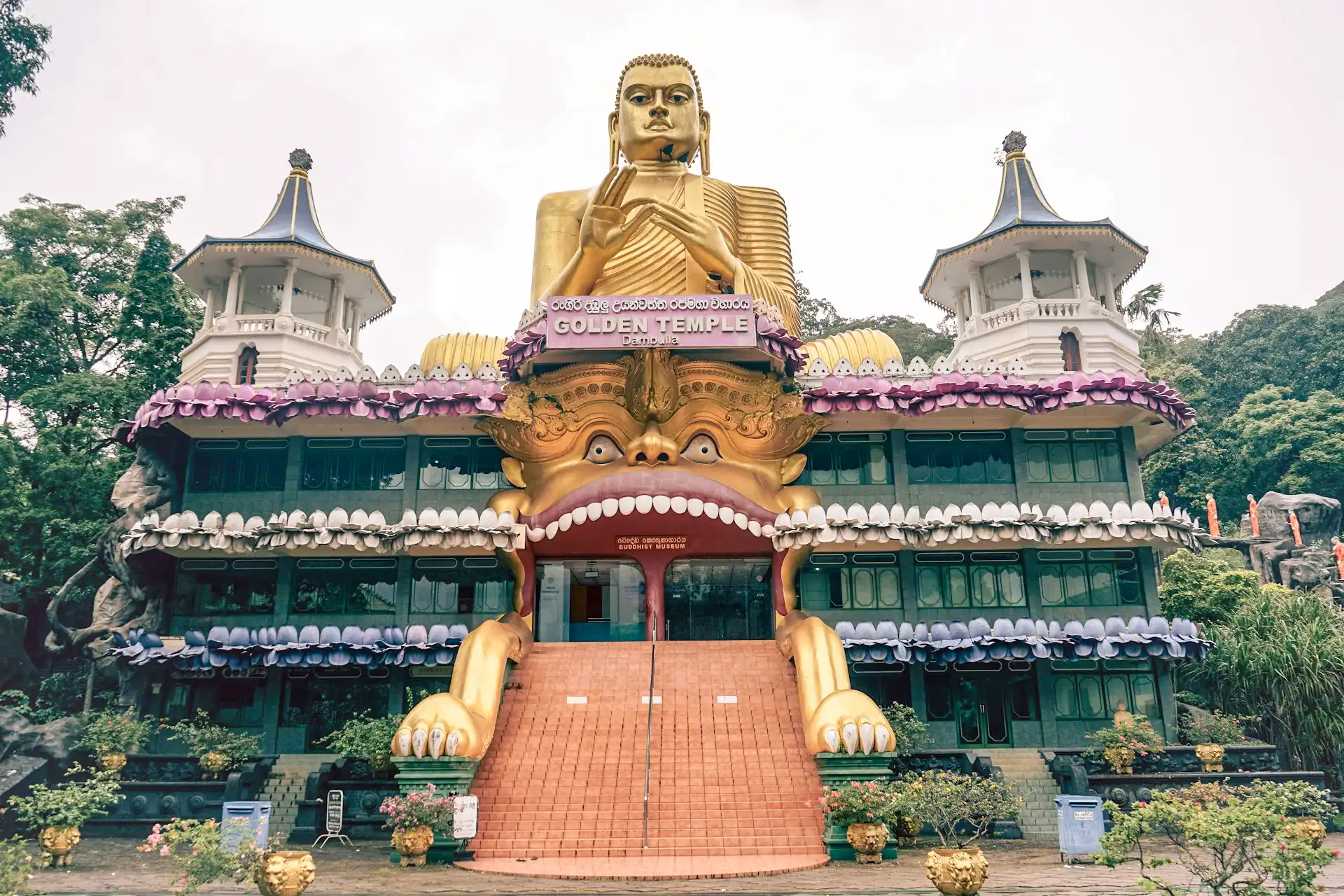 Dambulla Cave Temples, ancient national sightseeing locations Sri Lanka