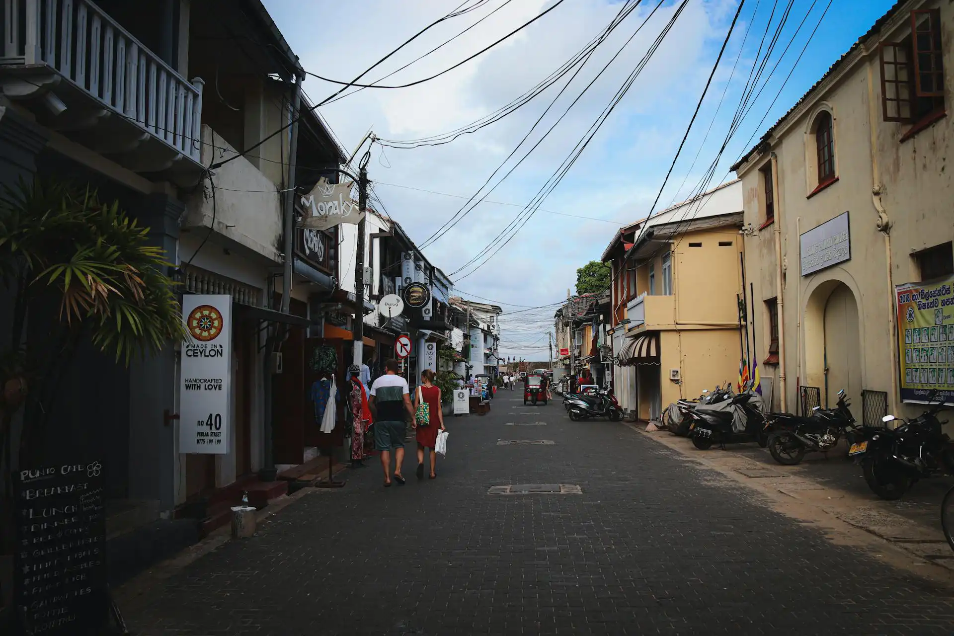 Exploring boutique cafés and colonial history on a sri lanka short safari and beach holiday
