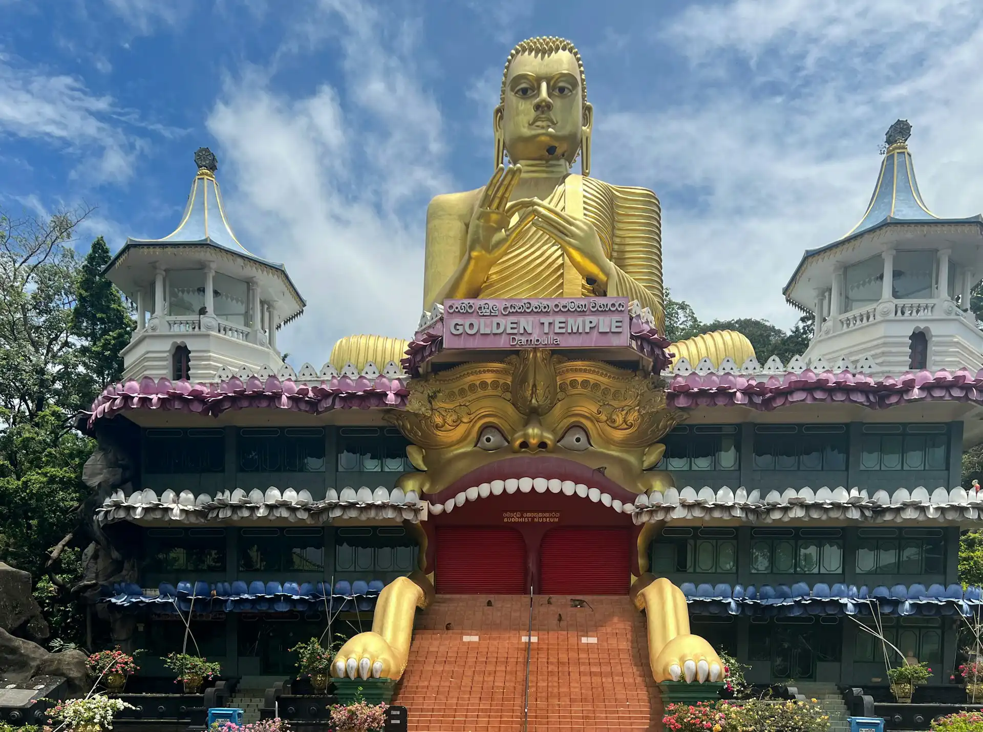 Book island round trips Sri Lanka starting with the Dambulla Cave Temple.