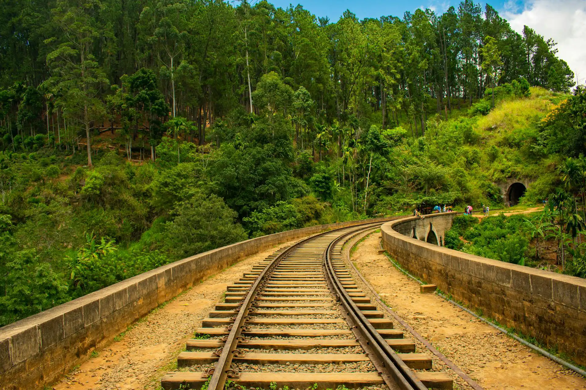 Photographing the Nine Arches Bridge on the sigiriya kandy ella 5 day package